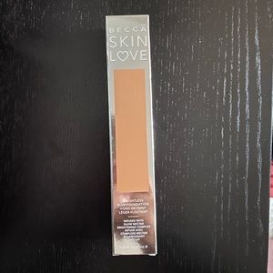 Becca Skin Love Weightless Blur Foundation